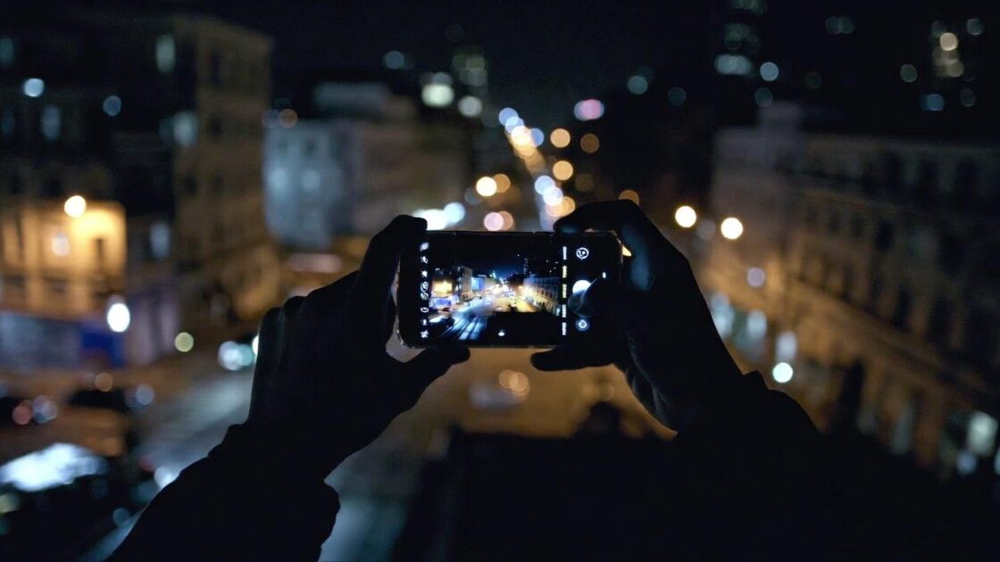Ρυθμίσεις κάμερας που βελτιώνουν την ευκρίνεια στις νυχτερινές φωτογραφίες