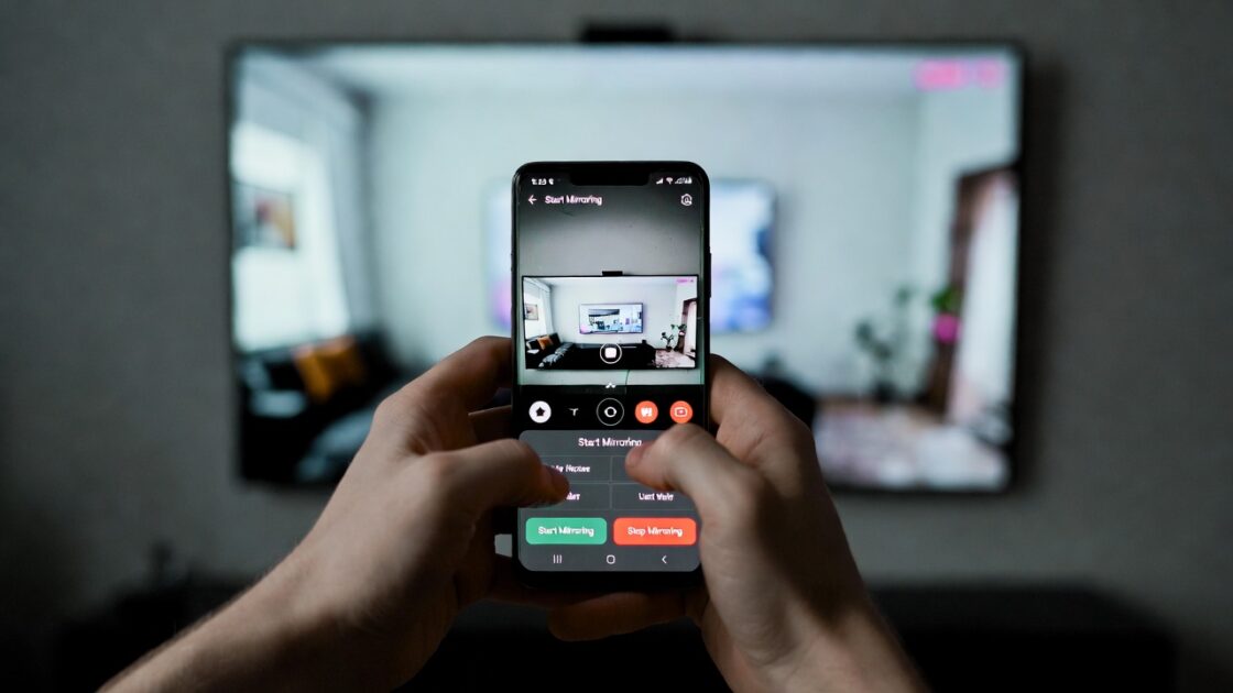 Οι καλύτερες εφαρμογές για να αντικατοπτρίσετε την οθόνη του κινητού σας στην τηλεόρασή σας