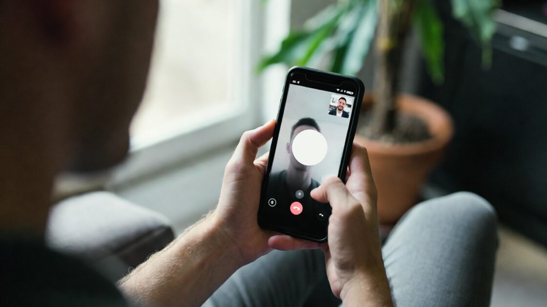 βελτίωση της ποιότητας του μικροφώνου στις βιντεοκλήσεις